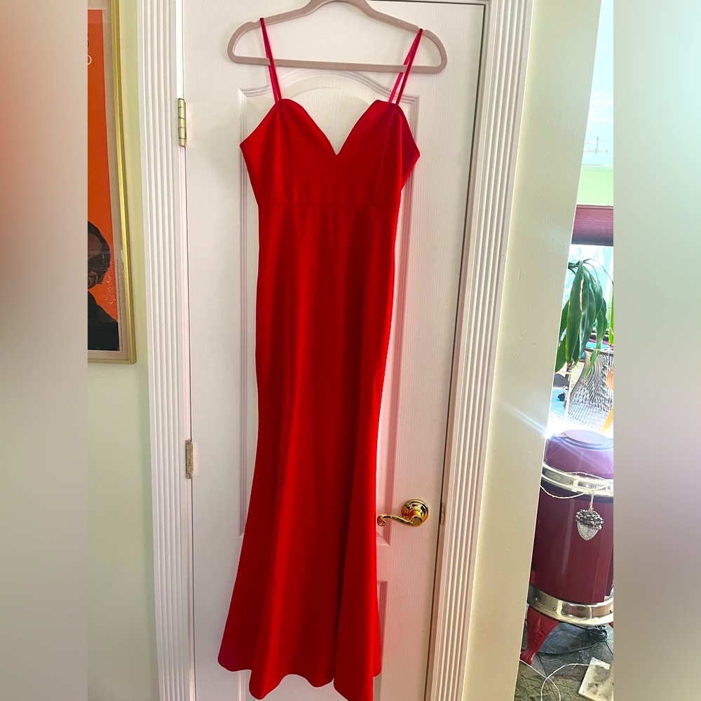 Red mermaid style dress stretchy size medium velvet straps